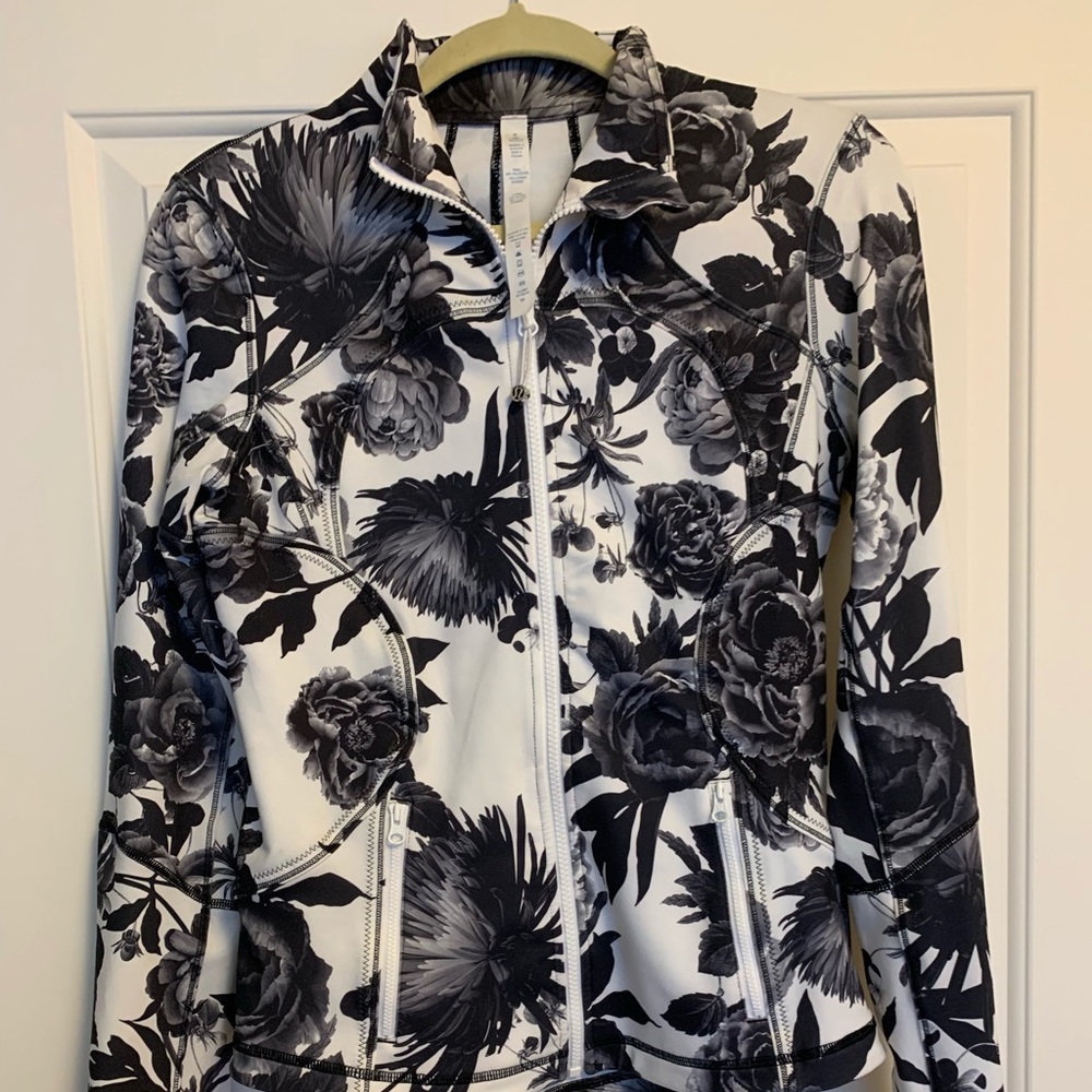 Lululemon form fit zipper jackets